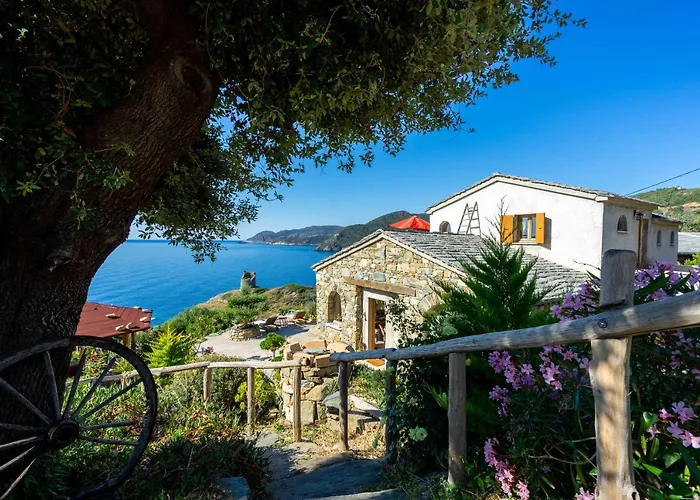 Coin De Paradis Vue Dominante Sur Mer, Montagne Et Tour Genoise Avec Jacuzzi