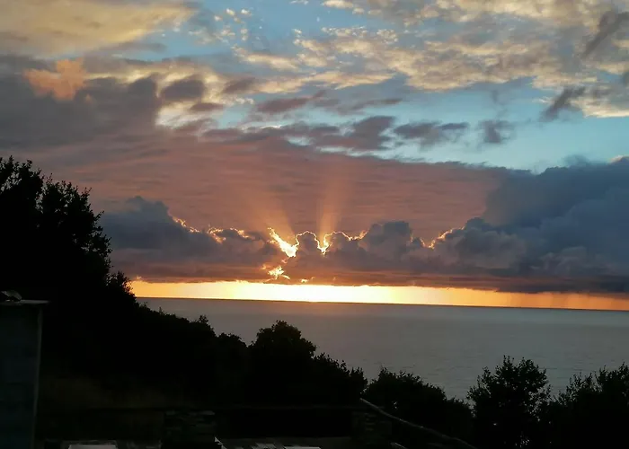 Coin De Paradis Vue Dominante Sur Mer, Montagne Et Tour Genoise Avec Jacuzzi